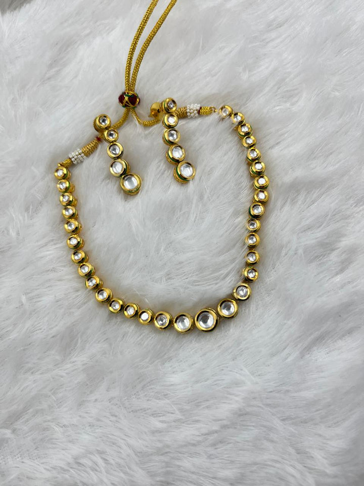 Single line kundan necklace
